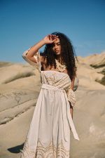 Φόρεμα Λευκό με Χρυσά Κεντήματα “Carmen”