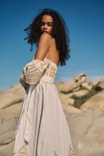 Φόρεμα Λευκό με Χρυσά Κεντήματα “Carmen”