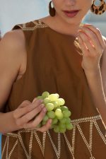 Κοντό Αμάνικο Ταμπά Φόρεμα με Κεντήματα “Amara”