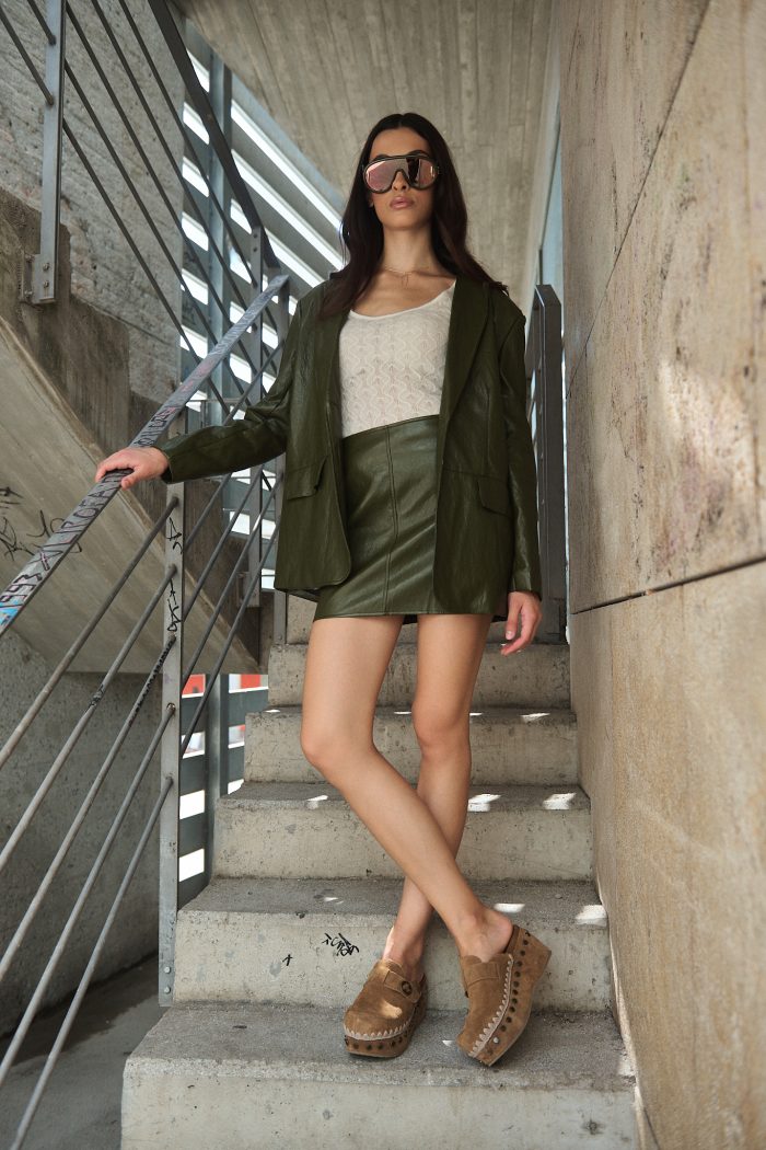Mini Φούστα Δερματίνη Χακί “Elora”