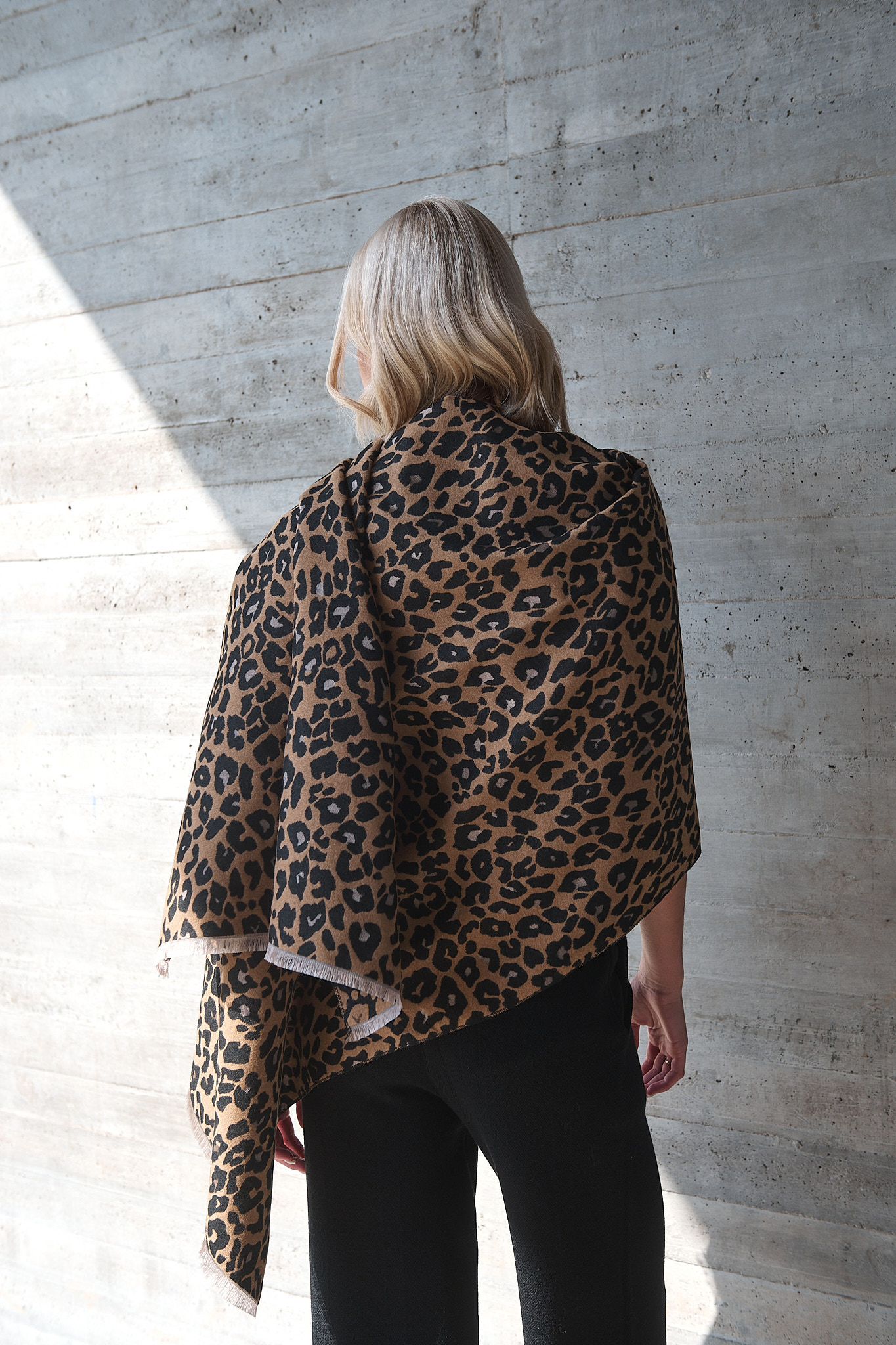 Κασκόλ Animal Print σε Καφέ Τόνο “Zahara” Κασκόλ Animal Print σε Καφέ Τόνο “Zahara”