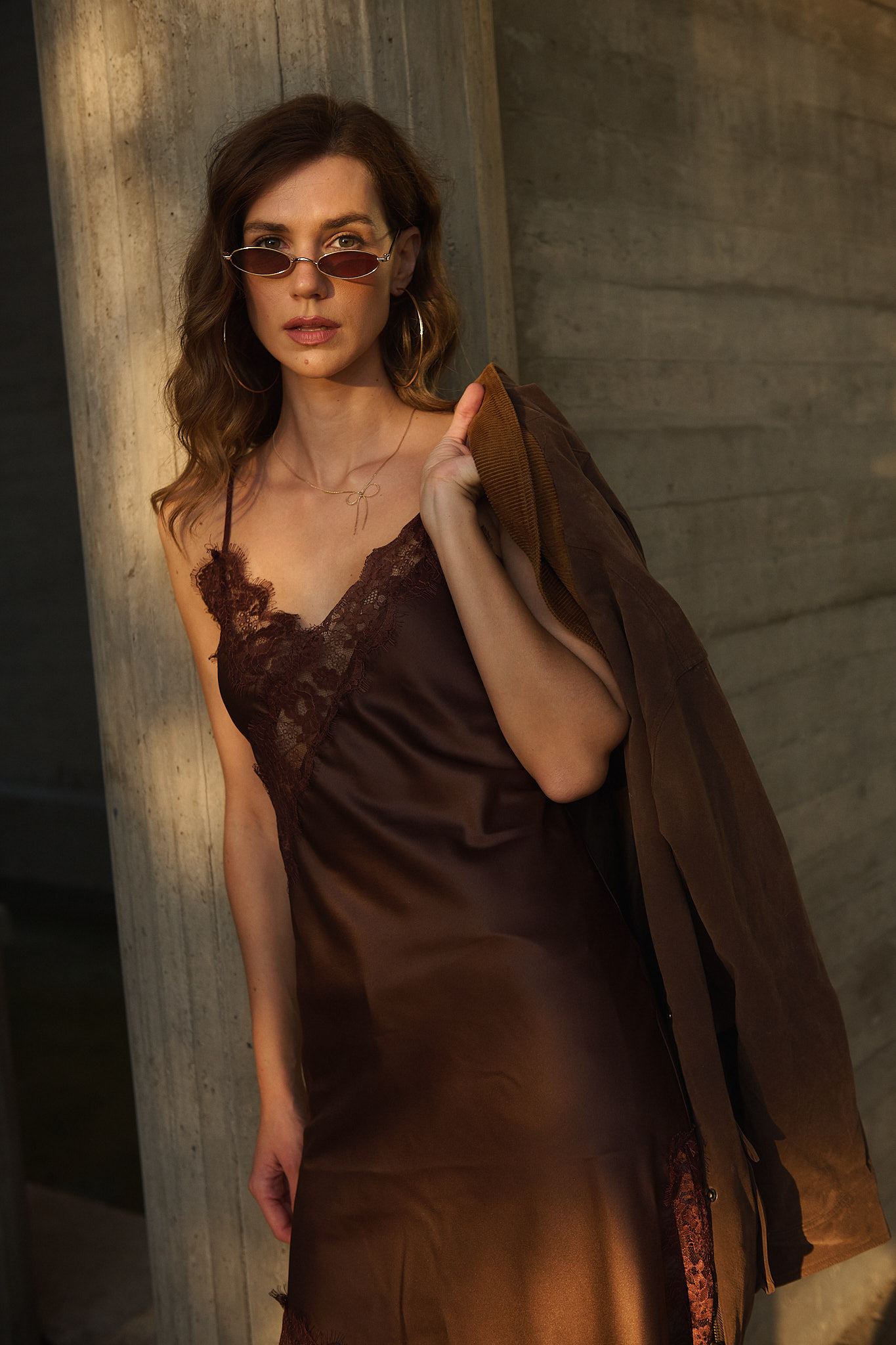 Φόρεμα Σατέν Σοκολατί Με Δαντέλα “Bronze Rose” Φόρεμα Σατέν Σοκολατί Με Δαντέλα “Bronze Rose”