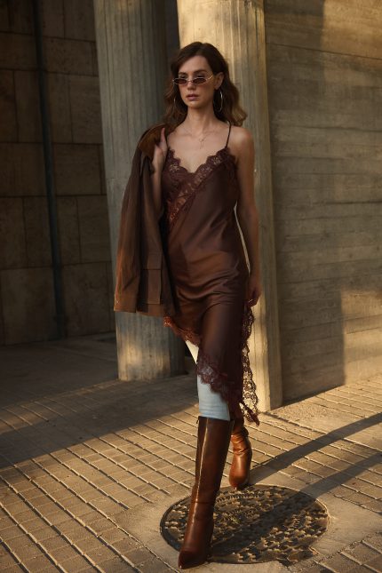 Φόρεμα Σατέν Σοκολατί Με Δαντέλα “Bronze Rose”