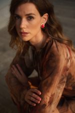 Φόρεμα Mini σε Γήινο Εμπριμέ με Βολάν “Autumn Lily”