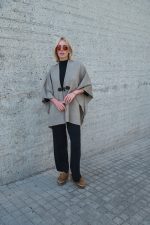 Πλεκτή Κάπα Γκρι “Evelyn”